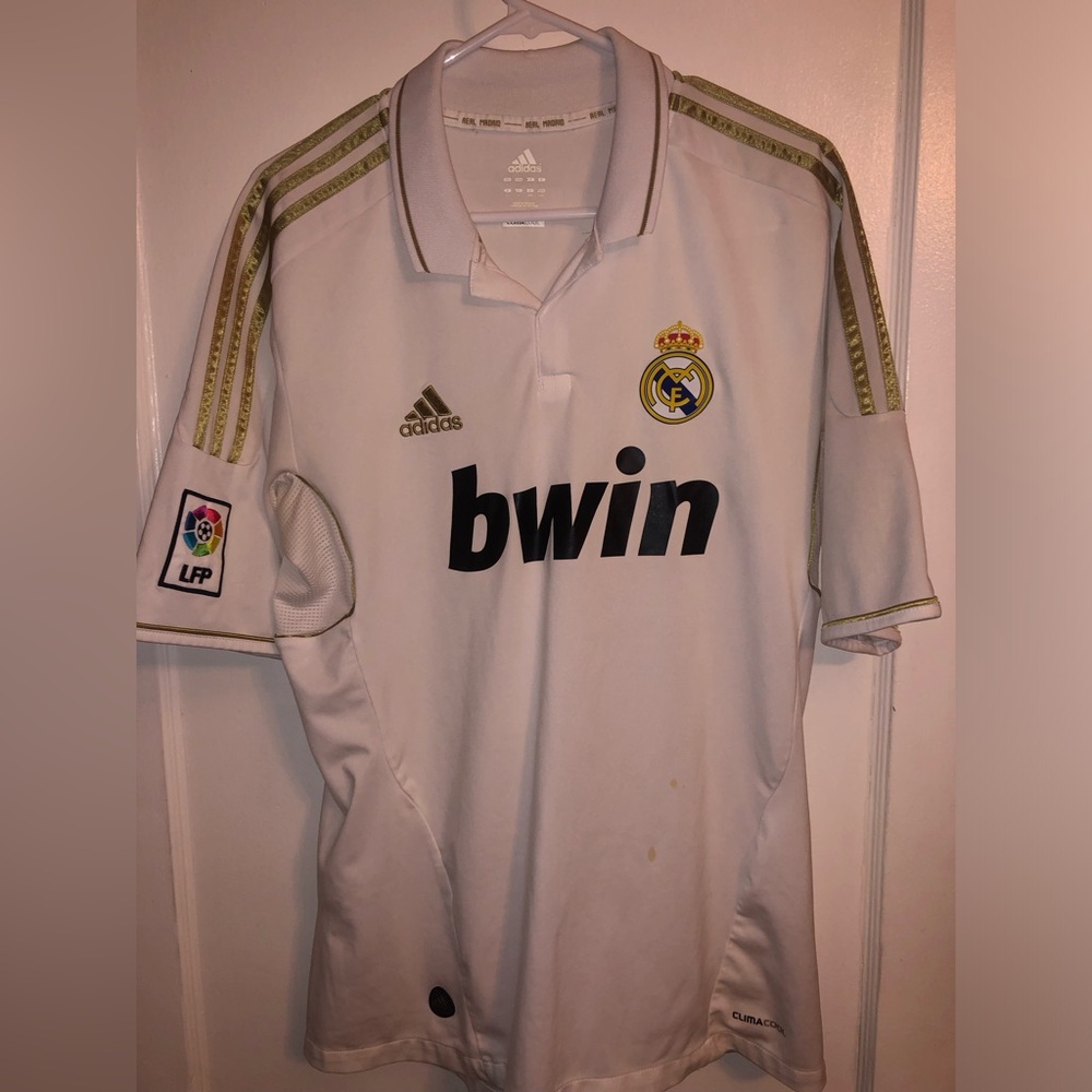 2011-2012 Real Madrid Jersey - Men’s Large